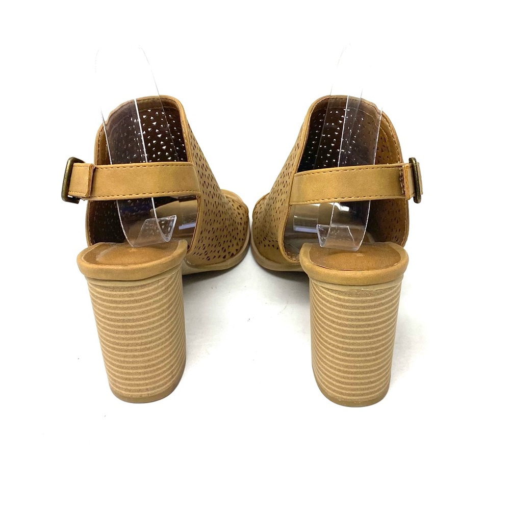 Universal Thread Sandals - image 5